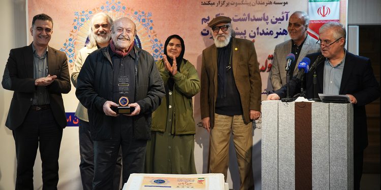 شب باشکوه هنرمندان آبان‌ماه همراه با پویش کاهش مصرف آب و برق!